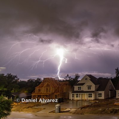 TAMU 2022 | Meteorologist at Perry Weather | Timelapse/Lightning Photography ⚡️ | Storm Chaser