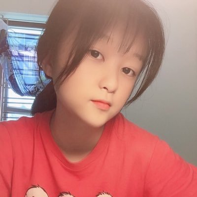 KimHue81568148's profile picture. 