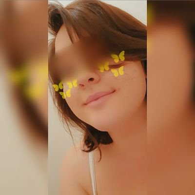 Hello I'm a 19-year-old girl selling my pretty little feet pictures🥰 Amateur BBW with the most ticklish feet😖 I'm a baby in need, DM me if you wanna have fun