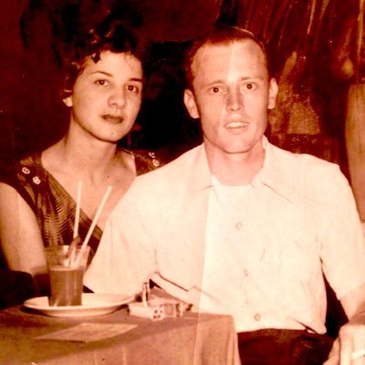 CarlosLoweree's profile picture. 