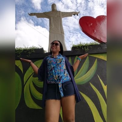 👣Nací en una playa dormida, bajo una sierra sagrada🌅. ¡24! 💙 Llevando una vida entre 🇨🇴,🇧🇷 y 🇵🇪; extrañando Sta Mta y queriendo volver a Medellín.