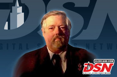 former HC of semi-pro football teams and host of News Notes & Rumors Mon & Fri on http://t.co/ezv92sU3VF.
And I have the perfect face for radio.