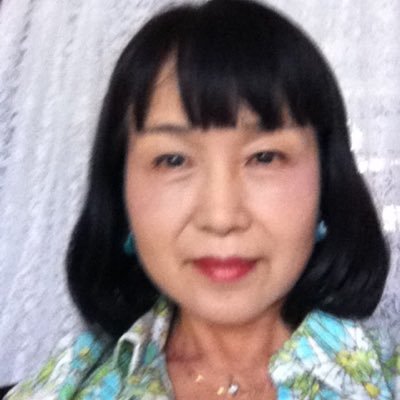 1977年津田塾大学、英文学研究科修士号取得済み。 大学入学時の飯野正子先生、土屋倭子先生がお元気です。馬場有政の双子が細川日記に名前がある。細川護貞の姪だ。祖母が寿舟、母と私は書家名馬場寿舟。 湯地定武と柳原愛子が?