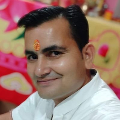 💕💕कौन ,,कब,, किसका और ,,कितना,, अपना है यह तो सिर्फ ,,वक्त,, बताता है,।।💕💕