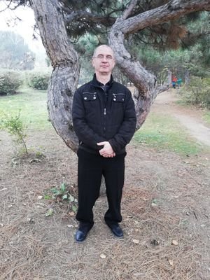 VNazarovez's profile picture. 