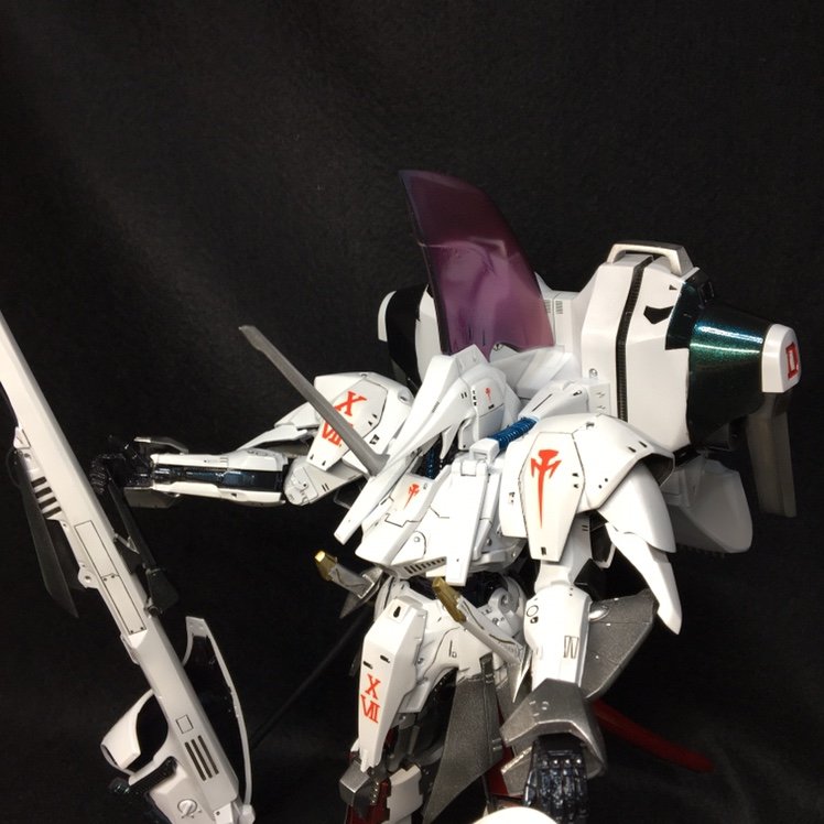 アニメ(特にロボットアニメ)、映画鑑賞、読書、クルマ、プラモ製作(ガンダム、マクロス、クルマ、ファイブスター物語、SF作品に登場するメカなど)お酒を飲んだりラーメン屋巡りが好きです。最近は海外ドラマ(特にウォーキング・デッド)にハマってます☆彡