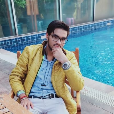 रावण --बीड़ी सै के ? हनुमान --कोन्या । राम -- झूठ क्यूँ बोल रह्या सै । हनुमान --प्रभु थाम चुप रहो । साले कै दस सिर सैं पूरा बण्डल पीज्यागा ।