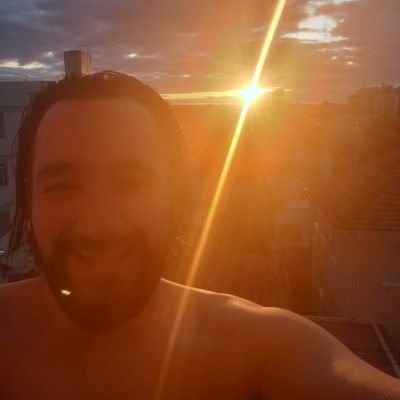 Pelo estatuto do desumanamento!
Bancário, 
Bacharel em Ciências Contábeis, Advogado,
Pós-graduado em Criminologia e Segurança Pública.