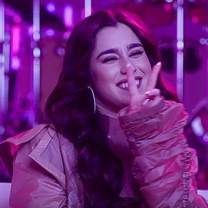 Essa boneca escreve e chora.