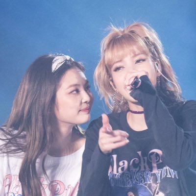 fan account for #JENNIE and #LISA