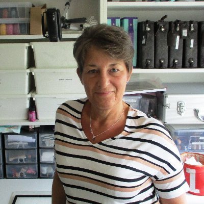 lindasimpsonuk's profile picture. Mad about crafting.