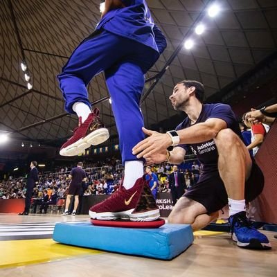 Preparador físico🏋️‍♂️⛹️‍♂️
Hay una fuerza motriz más poderosa que el vapor, la electricidad y la energía atómica: la voluntad