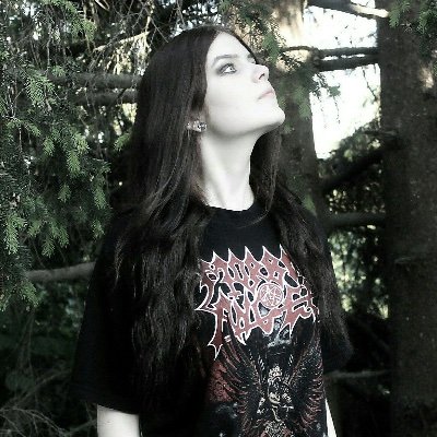 NerdySarah's profile picture. I’m 25, I love to party and want to make new friends!! ❤️ 
Let’s have some fun