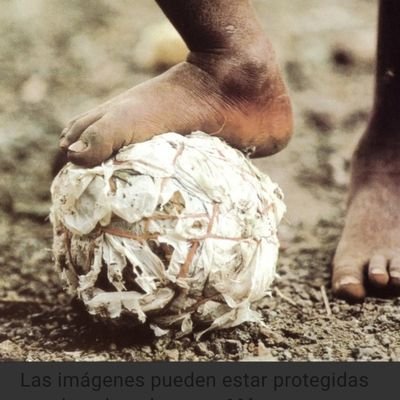 Me gustan los campos de tierra con olor a panceta y el fútbol de verdad. Os pregunto ¿qué haría el fútbol galáctico sin el de base?. Correcto. No existiría.