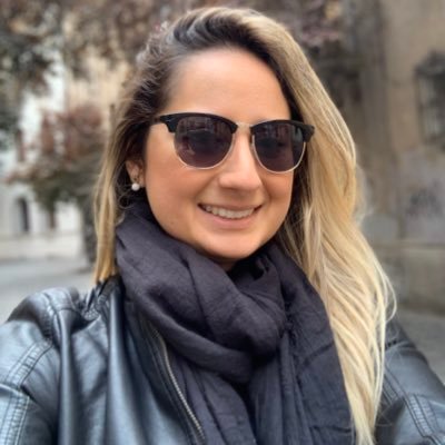 thaisalgado's profile picture. 