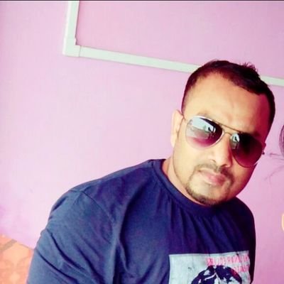 MunimKhan16's profile picture. Bussiness men