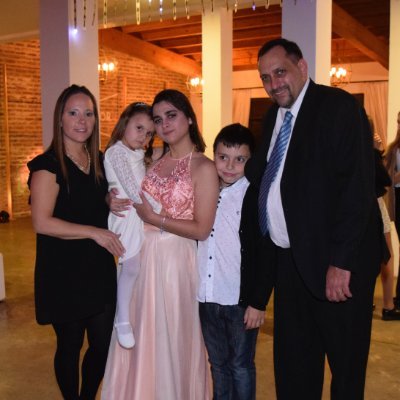 profsantillan's profile picture. Mi familia ante todo!!!!