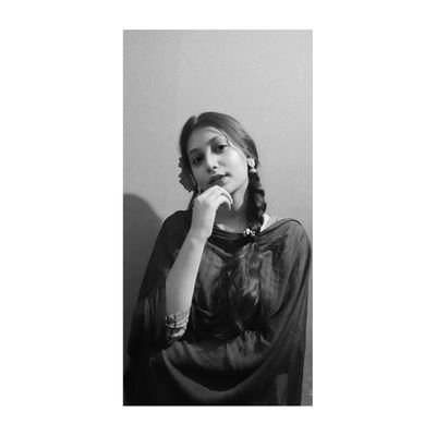 OoAmiz's profile picture. there’s no shortcut to writing a suicide note;