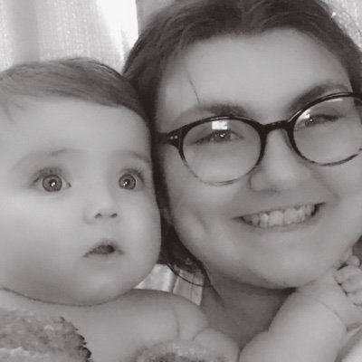 I’m 19💁🏻‍♀️💘                                      I’m a mom to the cutest little girl ☺️.                                                    Engaged ✨💍