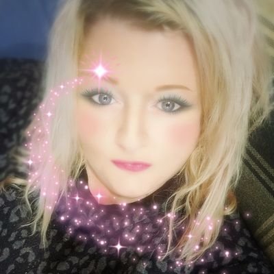 Singer, Environmentalist, Graphic Art Grad, Animal Carer/Rescue, Amateur Photographer, 💖 Lots of love to my friends and Family and Furbabys ❤🌻🌺 be kind XOXO