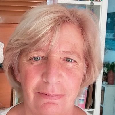 alicialeona's profile picture. 