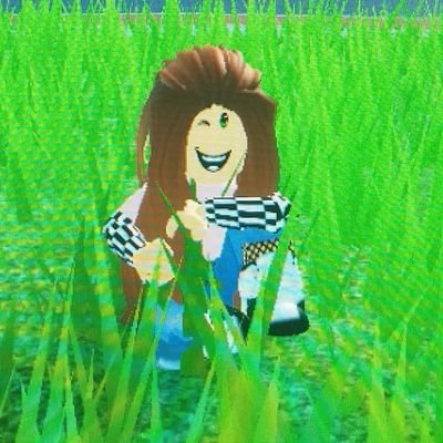 ItsYellowline's profile picture. • l a c y • d m ' s  a r e  o p e n •
 r o b u x  t r y h a r d • b r o k e •