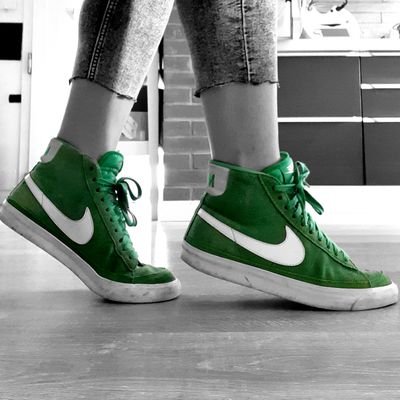 309f59252f2742d's profile picture. Fumo un po' solo d'estate, M'innamoro in primavera, Rifletto in autunno, Sogno in inverno. Mangio tutto l'anno