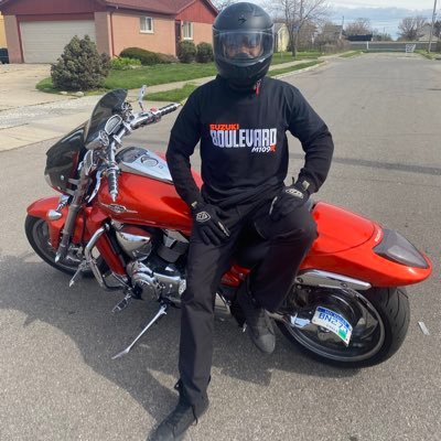 O_oFixYoFace's profile picture. Nothing ≥ Me White Collar Worker/Blue Collar Tweeter