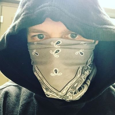 kiraj97's profile picture. Люблю рок, книги,сигареты. #MCR #LP #Rammstein #GreenDay . Жена @bohemiandivaf