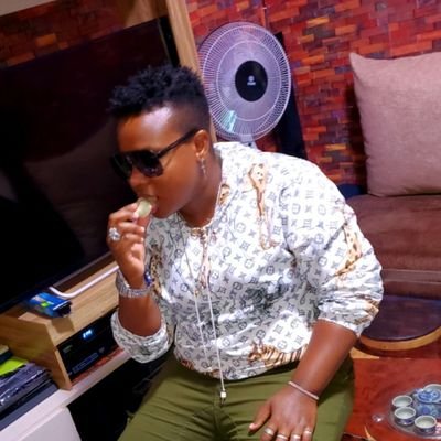 BossMtoto14's profile picture. Small But MIGHTY:

Ma Sweet Mother Thank you for tha 9months hospitality & opportunity of life Breath❤️

There's A Lesson In Everything