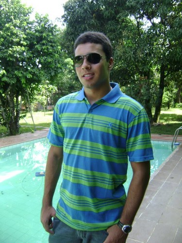 Estudante de direito da Uff!
Presidente e jogador do Thogas Futebol Clube!