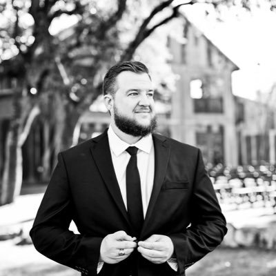 Backyard paradise designer | Proud UTSA Roadrunner | Queso master | Photo lover | Grill enthusiast | Dog owner | Whisk(e)y drinker | Lot B Bar co-founder.