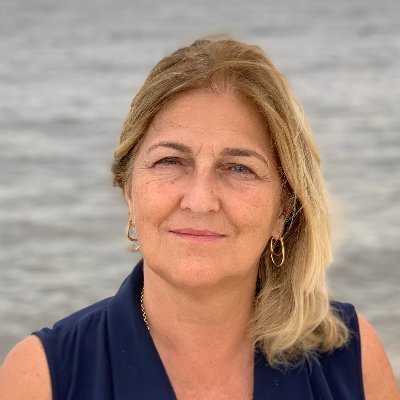 BrigitteDusseau's profile picture. AFP director for the UK and Ireland.  
Back to London after Paris, Bruxelles, New York and Washington. Mes tweets n'engagent que moi