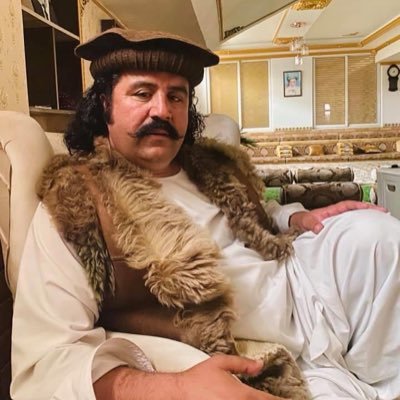 حق سچ اور مظلوم کا ساتھی/ علاقائ_ملکی_اور عالمی خبر پر نظر/ علاقائ سطح پرتجربے کاحامل/ کالم نگار/پختون تہ ژوندون غواڑو (سیاسی زندگی سے وابستہ)