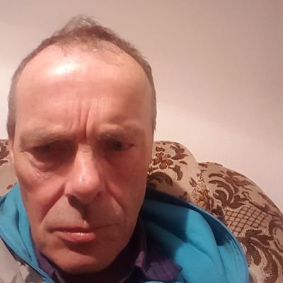 Kocham Cię Życie, Katolik, mocno w prawo doświadczony,.miłośnik prawdy  i poprawności kręgosłupa.