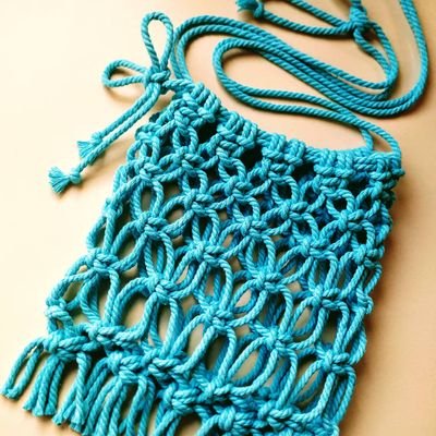 Artesania 🤲
Bolsos y decoración hechos a mano💙
Piezas de estilo libre 💁🏻♀️
Materiales respetuosos con el medio ambiente 🍀