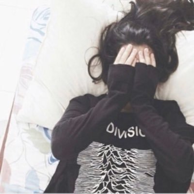 - الّلهُم خٌذ بِقلّبي إليٰ حيثُ الرضاٰ و الهُدوءَ 💜 ➝ ❥₎⇣🎸
