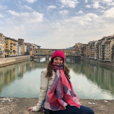 Cuerva. Sagitariana. Loca. Contadora. Disfrutar cada momento como si fuera el último. Vive. Rie.Ama.💙❤️💙
