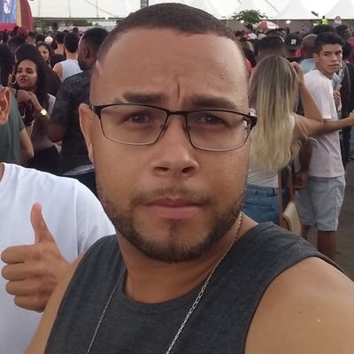 - Deus proteja Nossas costas de toda traição, porque o resto que bater de frente, nos mesmo derruba na mão!🙏🏼
