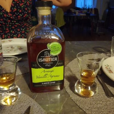 MesnilCecile's profile picture. Parcours professionnel et personnel atypique car toujours en recherche de perfection.