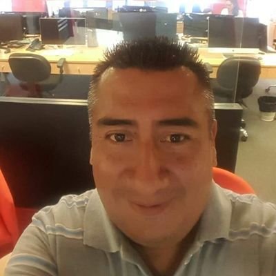 Periodista y melómano. Me encanta el fútbol, escribir y la salsa. Amiguero por excelencia y adicto a los ricos potajes peruanos.