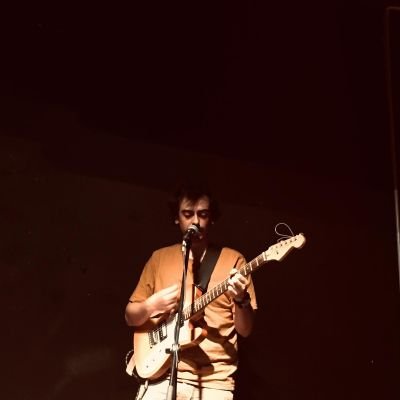 molinadepuig's profile picture. Post-cantautor de pop dramàtic. Segueixo sent precari.