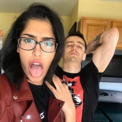 darurtl3z's profile picture. My wife