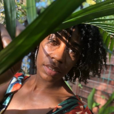 DidineSko's profile picture. Chante, rit, vit : la vie est une fête so ... ! MaiCresse #TeamPaniTeam . Suis Moi mais j'te garanti pas la réciproque...