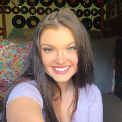 alyssabburns's profile picture. love like jesus and advocate peace insta: alyssaburnsx