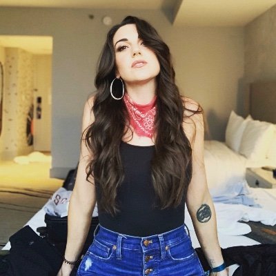 Italian Jew living in the south LOL
Singer/songwriter/podcaster
IG @amiemiriello
1/2 @boysclub4girls
Host of @SexAndtheMusic1
BGVS in @Sugarlandmusic