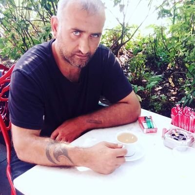 Rutin yaşıyorum Beni kendinize Musalla etmeyin...