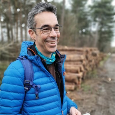 Northern walking gig loving, proud dad of two girls.  Currently found residing in Oxfordshire and working for the Ramblers.  Was National Trust and VSO.