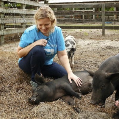 🐂| Founder of @Critter_Creek
📚| Science author, Public speaker
🎥| Half of The Unedited Professors
📷| Animal photographer, Instagram @erinamerman