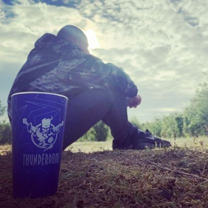 Je vis ma vie au rythme des BPM
De la tribe à la terror, du berceau jusqu'à ma mort ☠️
RINCETATEK